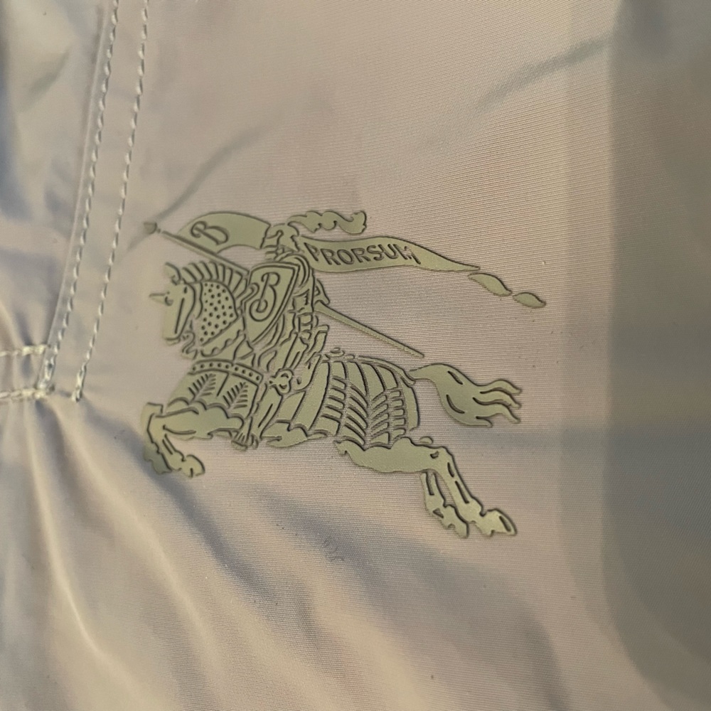 Burberry children’s raincoat/windbreaker size 6 - Picture 4 of 6
